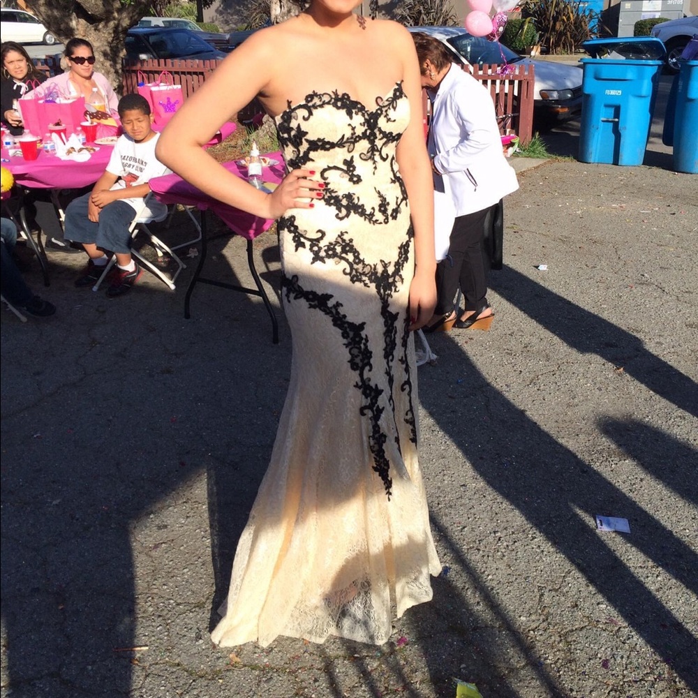 Black and light-cream beige prom dress